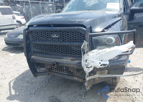 2018 Ram 2500 Laramie 4X4 6'4 Box z USA, uszkodzony, nr VIN 3C6UR5NLXJG256688